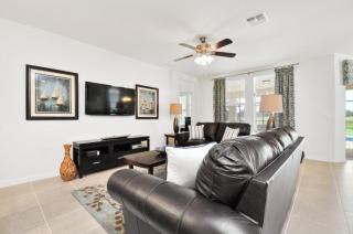 Beautiful Pool Home with Game Room home - Davenport - 6