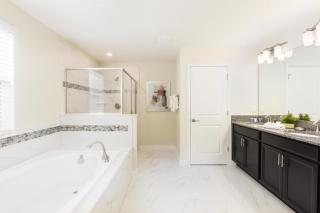 Refreshing 6 Bed Pool Home with Game Room Pool Spa condo - Davenport - 1