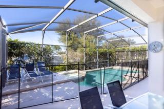 Cozy 4 Bed Pool Home with Spa home - Davenport - 0