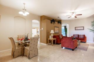 Cozy 4 Bed Pool Home with Spa home - Davenport - 7