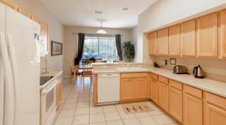 Cozy 4 Bed Pool Home with Spa home - Davenport - 4