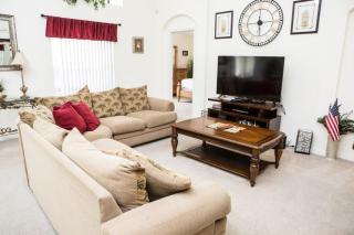 Cozy 4 Bed Pool Home with Game Room home - Davenport - 7