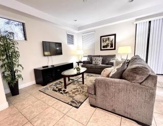 Cozy Family Town Home Close to Disney townhouse - 0