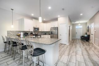 9 Bed Pool, Spa, Movie Room & Game Room! home - Davenport - 8
