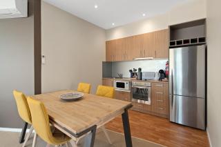 Ocean View Penthouse by Ready Set Stay - Cowes - 5