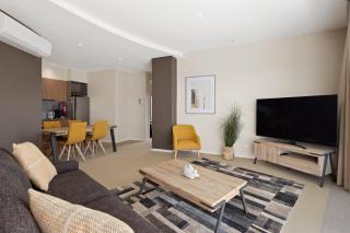 Ocean View Penthouse by Ready Set Stay - Cowes - 7