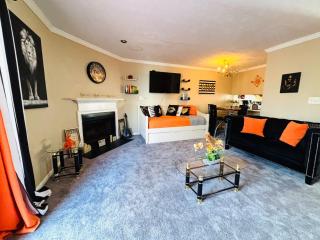 Sweet Home Georgia - Entire 2 Bedroom House - 4