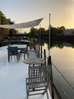 Péniche au calme sur la Seine - 9