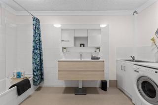 Terrific & Tranquil! 1Bed/1Bath/Balcony~ Clayfield - 4