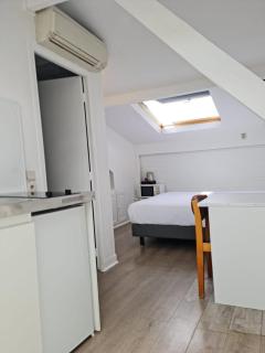 Panam Hotel PARIS GAMBETTA- Place Gambetta-Mairie du 20 emme - Paris - 6