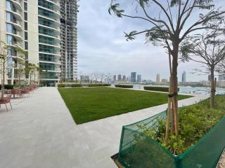 Marina Vista Luxury: 1-BR with Breathtaking Views - Dubai - 8