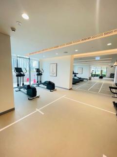 Marina Vista Luxury: 1-BR with Breathtaking Views - Dubai - 3