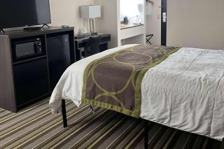 Super 8 by Wyndham Nebraska City - 9