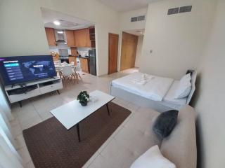 Cozy Studio in Discovery Gardens - Dubai - 0