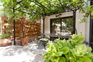 3 holiday apartments with shared pool, peaceful location - 2