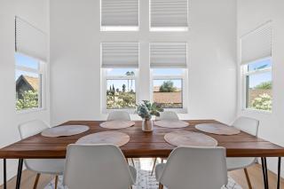 Luxurious Uptown Home - Mountain Views, Pool Table, Workspace, Parking! - 4