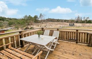 Awesome Apartment In Ljungskile - Ljungskile - 0