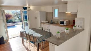 Gîte de France LA MARMOTTE disposant d un logement de type 2 de 30m2 et d un second logement type 3 de 58m2 proche du lac d'Aiguebelette Logements entiers séparés avec terrasses privatives - Saint-Béron - 1
