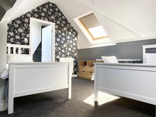 Spacious Five-Bedroom House Close to York Centre - Orchid House - York - 4