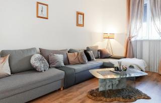 Amazing Home In Labin With Kitchen - Labin - 2