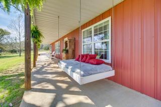 Peaceful Cameron Getaway about 5 Mi to Poteau! - - 9
