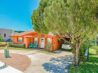 Beautiful home at the Sponge Docks! - 8