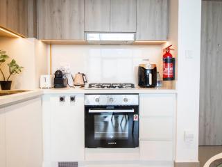 Luxury 1BR Getaway: Steps from Dubai Hills Park - Dubai - 6