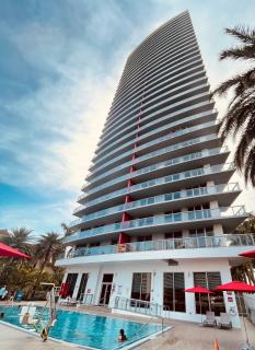Beachwalk Studio (Beach, Pool and Gym) - Hallandale Beach - 1