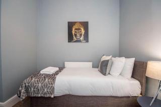 Homey 4 bedroom/ 4 bathroom house + parking - Liverpool - 4