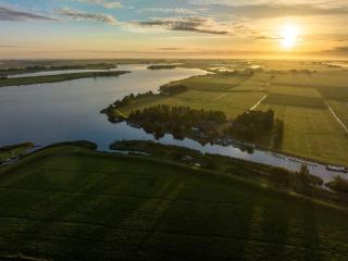 Groepsaccommodatie 'Jister' aan open vaarwater in Friesland - 2