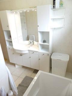 Bright 2 Bedroom Apartment in Reykjavik - Reikiavik - 6