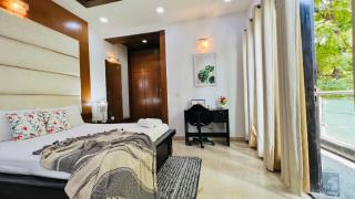 BluO 3BHK Green Park, Private Garden Lift - Balcony - 5
