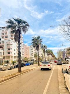Emperius Rentroom - Durrës - 2