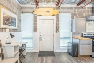 Livin Right Surf Loft: pickleball, basketball, close to the fun - Fort Walton Beach - 5