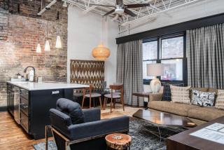 80 Lex 204 Industrial Chic Apt - 9