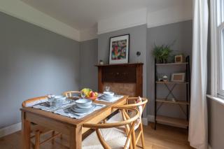 2 Bed Apartment in Sydenham, London - 1