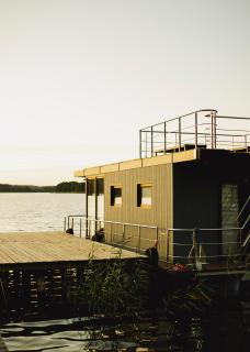RiW Małe Swory - Domek pływający Houseboat i domki drewniane - Małe Swornegacie - 9