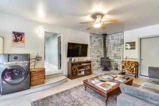 Fire Pit and Lake Access Pet-Friendly Arnold Home - Arnold - 6