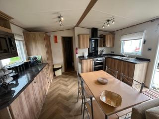 Lapwing 60, Scratby - California Cliffs, Parkdean, sleeps 6, bed linen and towels included, no pets - Great Yarmouth - 9