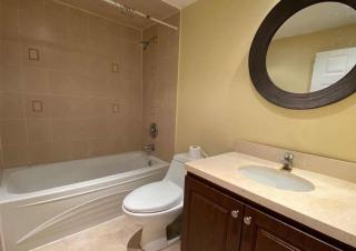 Beautiful Room at Yonge and Sheppard and North York Centre - Toronto - 5