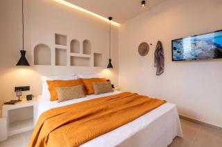 Sugarwhite Suites with Private not Heated Pool - Emporio Santorini - 2