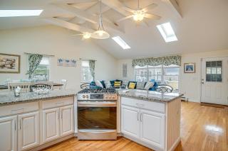 2 Mi to Beach East Falmouth Home with Game Room - East Falmouth - 3