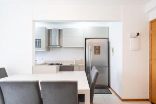 Apto em Barra Velha 340m da PRAIA com SACADA com CHURRASQUEIRA, AR CONDICIONADO WI-FI, PISCINA, PORTARIA 24h, ACADEMIA MINI MERCADO e vaga de GARAGEM - 4