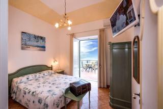 Flatiron app 2 by Sosòre Holiday Homes - Amalfi Coast - Praiano - 3