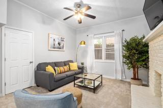 Midtown Guest House - private entrance - 1