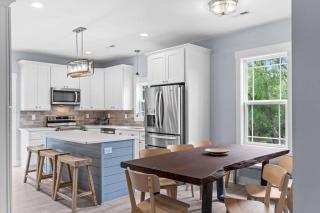Live Oak Villa~OKI Beach Retreat - Oak Island - 2