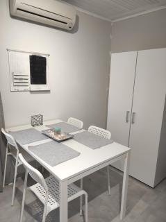 Elizabeth's apartment1 - 2
