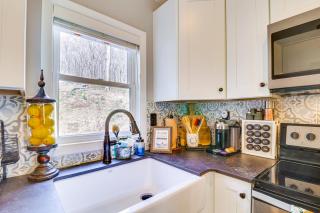 Bright Family Cabin in Lost City with Expansive Deck - Lost City - 4