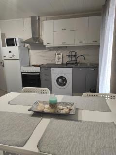Elizabeth's apartment1 - 5