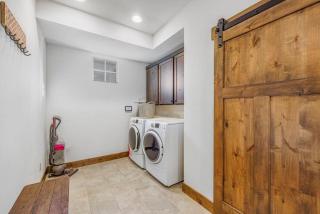Suncadia 4 Bdrm Home with Private Hot Tub, Game room, Park view - Cle Elum - 4